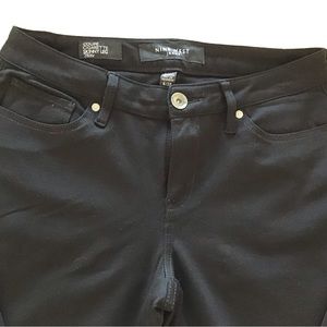 Nine West skinny black legging size 28/6